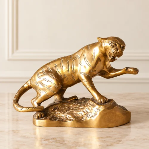 Statue tigre rugissant en laiton